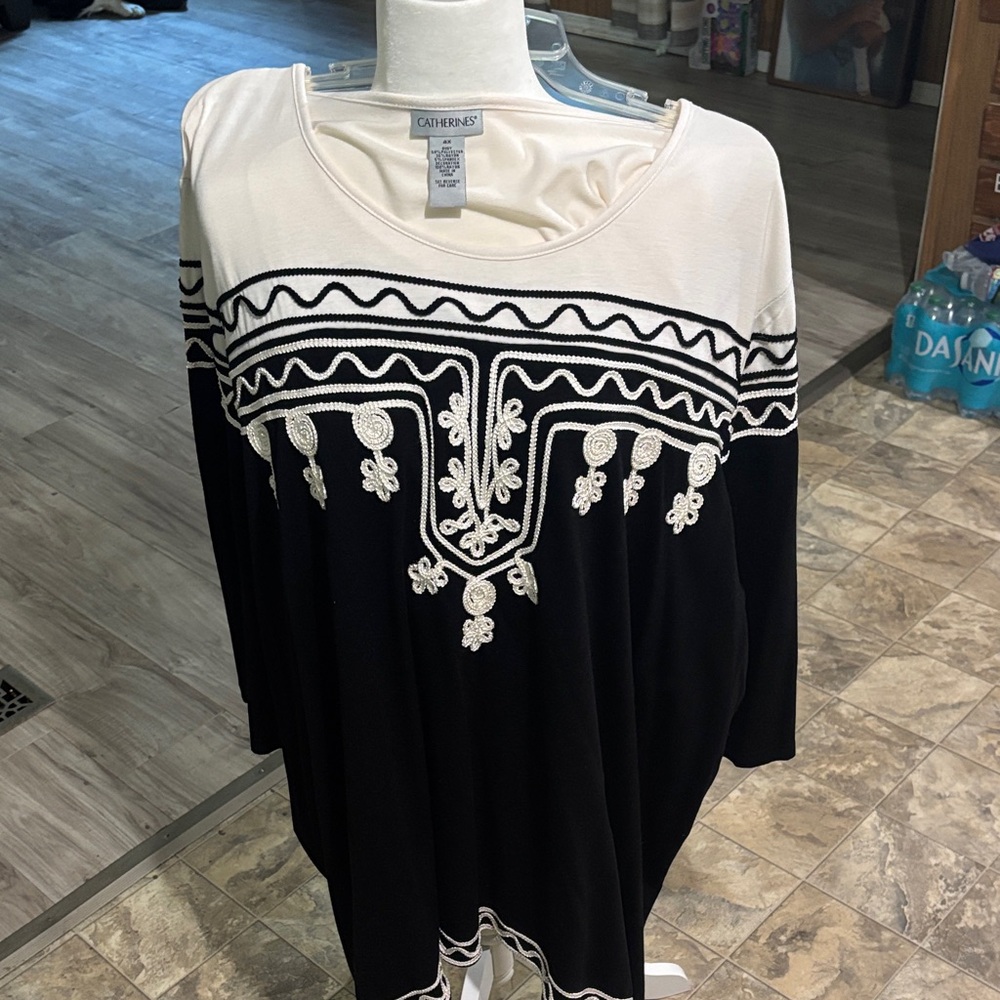 Catherines Black and Cream Embroidered Tunic Brand New